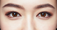 Load image into Gallery viewer, Acuvue Define Radiant Chic One-Day Color Lenses (30 lenses pack)
